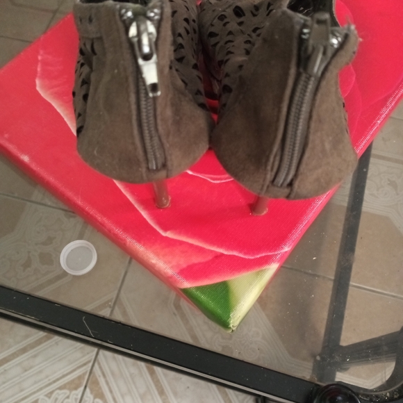 Apple 🍎 bottom high heel shoes - Picture 5 of 6